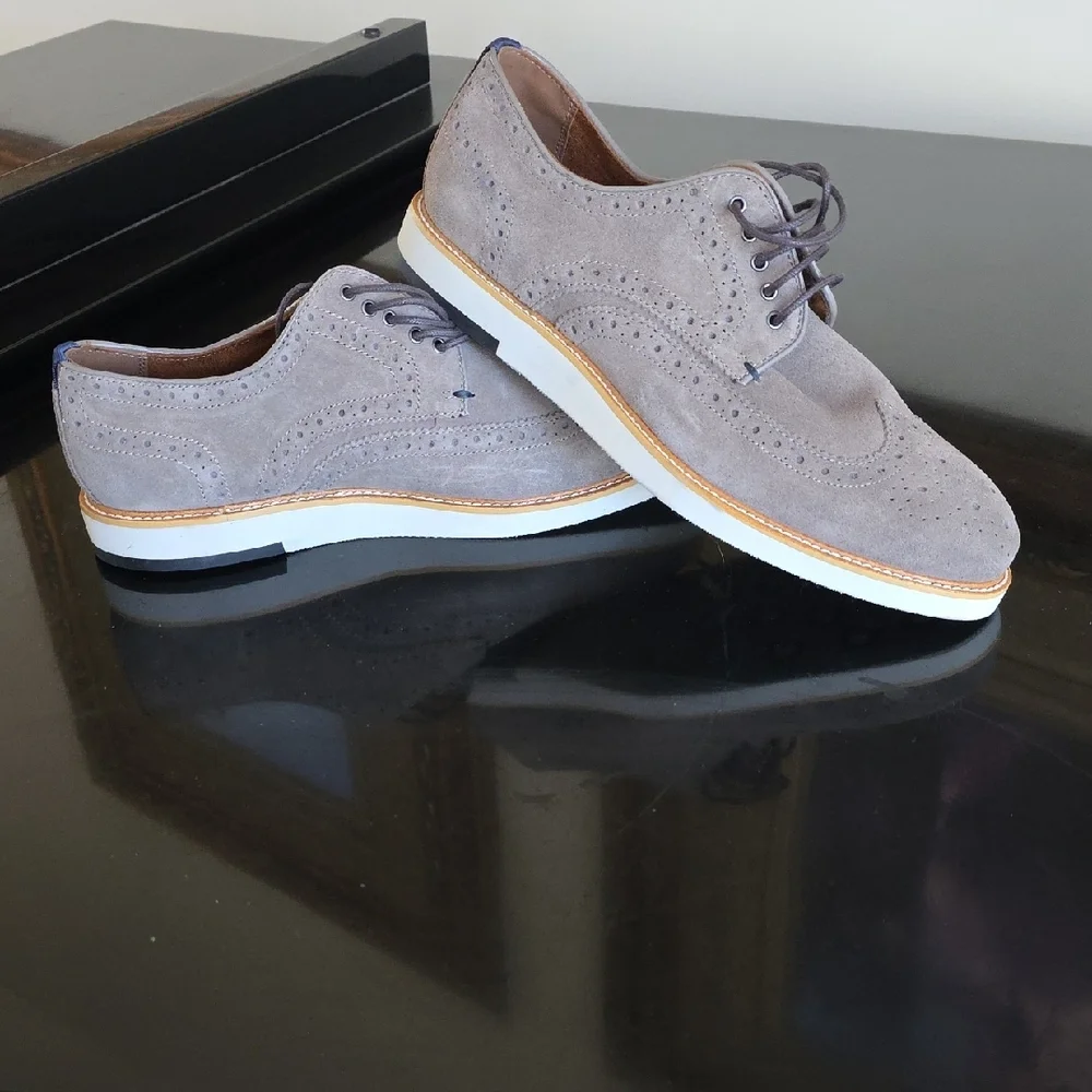 New Men's Classic Gray Brogue Shoes - Picture 2 of 3